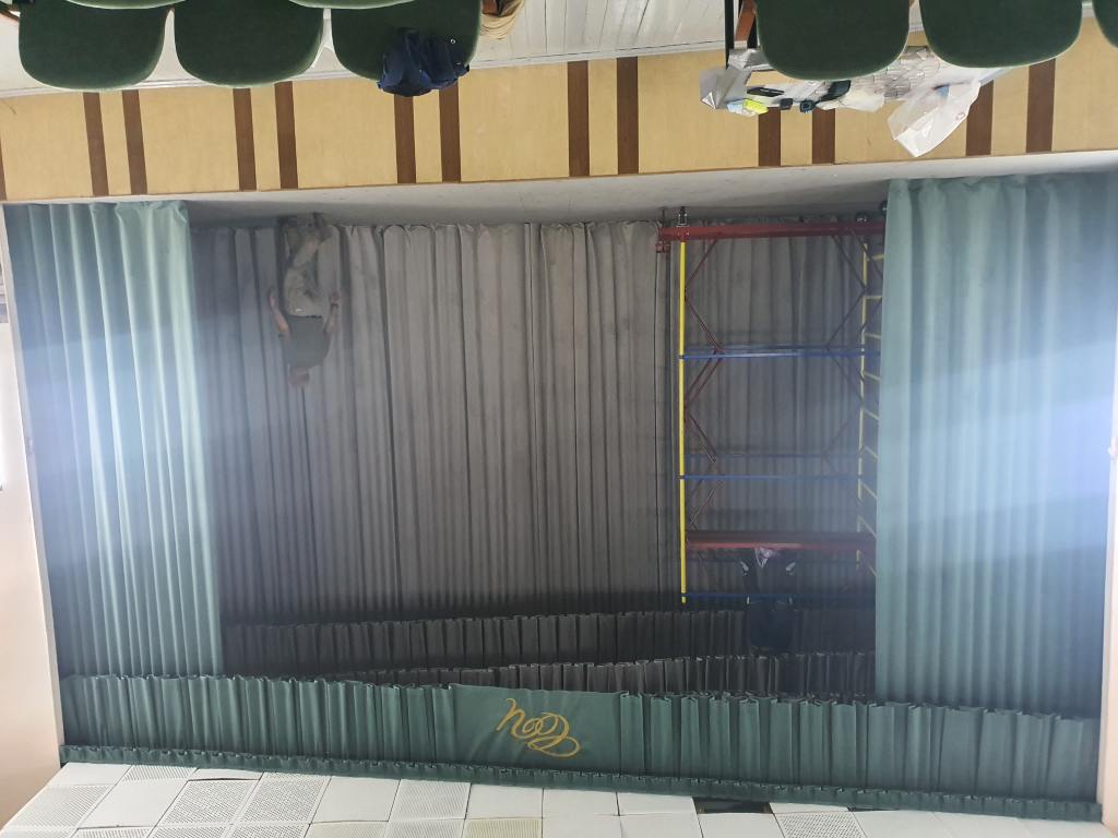 Актовый зал после ремонта - фото 1